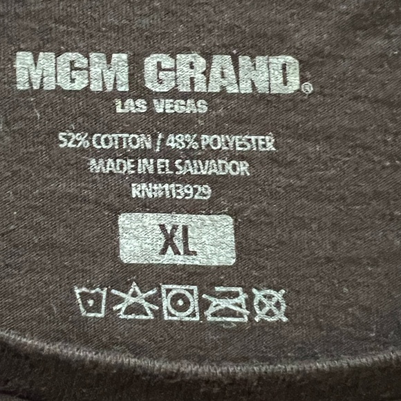 MGM GRAND LOGO LAS VEGAS, SIZE XL TEE - Picture 4 of 4